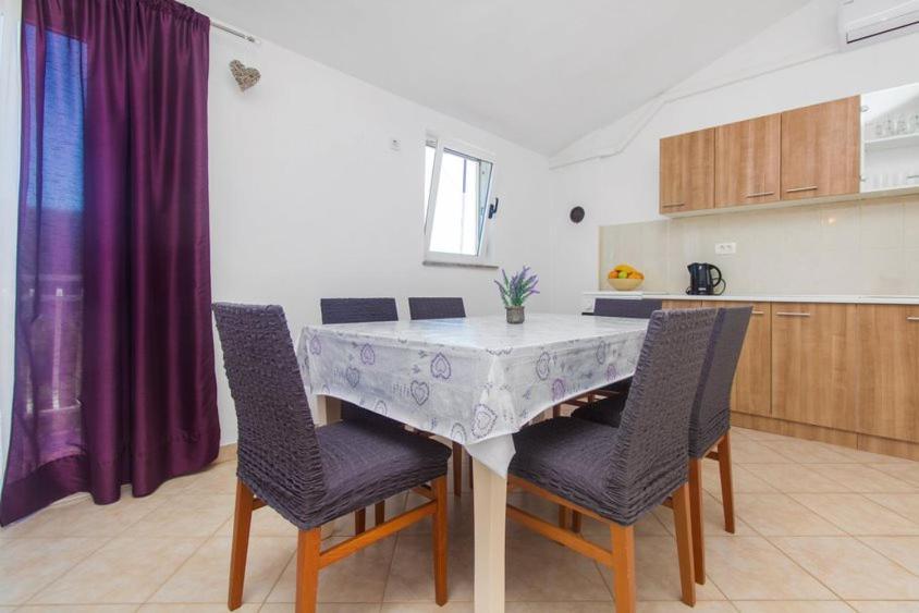 Apartman Belakusic 1 Grebastica Exterior photo