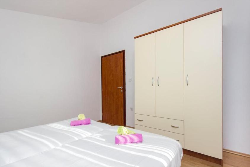 Apartman Belakusic 1 Grebastica Exterior photo