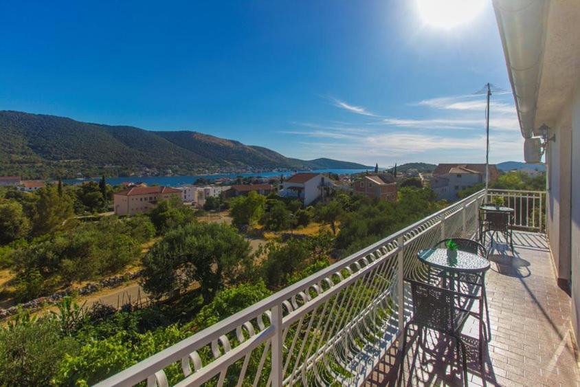 Apartman Belakusic 1 Grebastica Exterior photo
