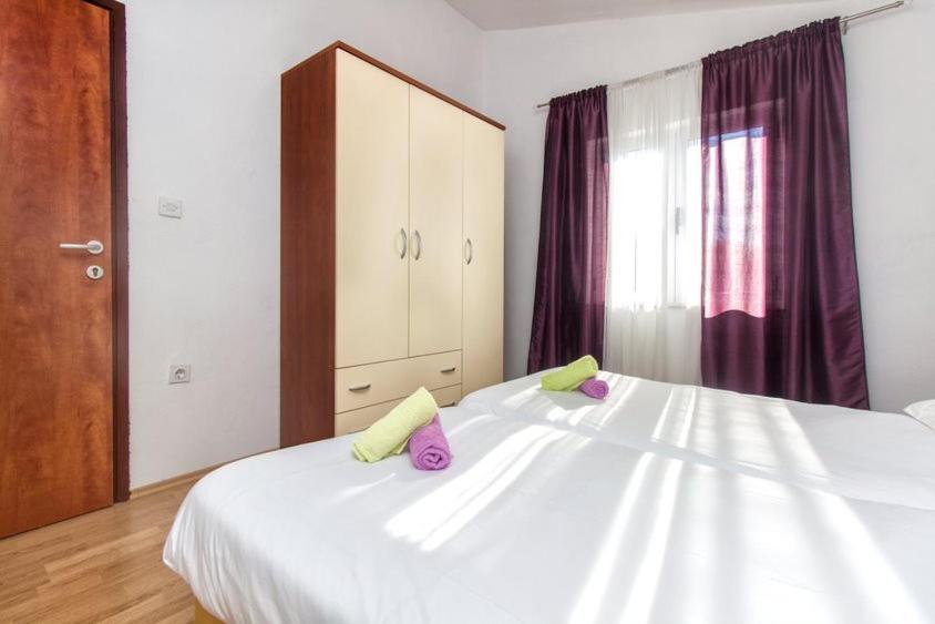 Apartman Belakusic 1 Grebastica Exterior photo